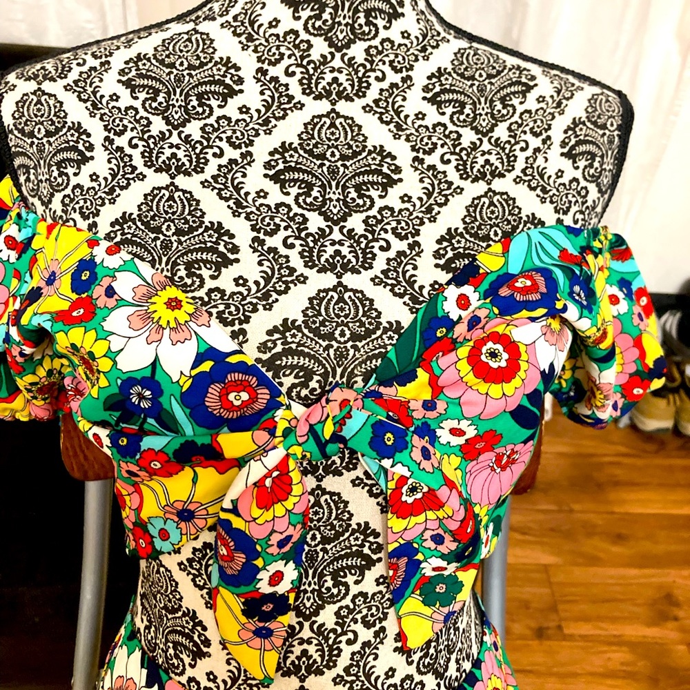 Flower set crop top and long skirt.